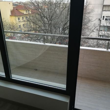 Lovely 3-Bedroom Apartment For 7 Ppl At The Centre Warna Exterior foto