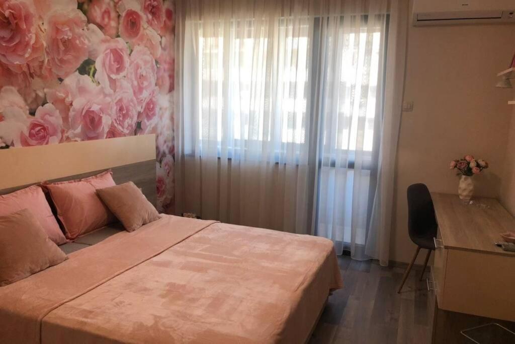 Lovely 3-Bedroom Apartment For 7 Ppl At The Centre Warna Exterior foto