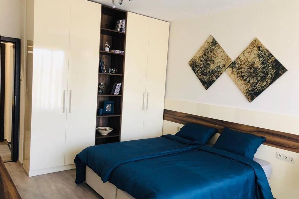 Lovely 3-Bedroom Apartment For 7 Ppl At The Centre Warna Exterior foto