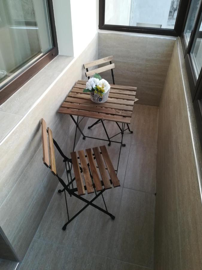 Lovely 3-Bedroom Apartment For 7 Ppl At The Centre Warna Exterior foto